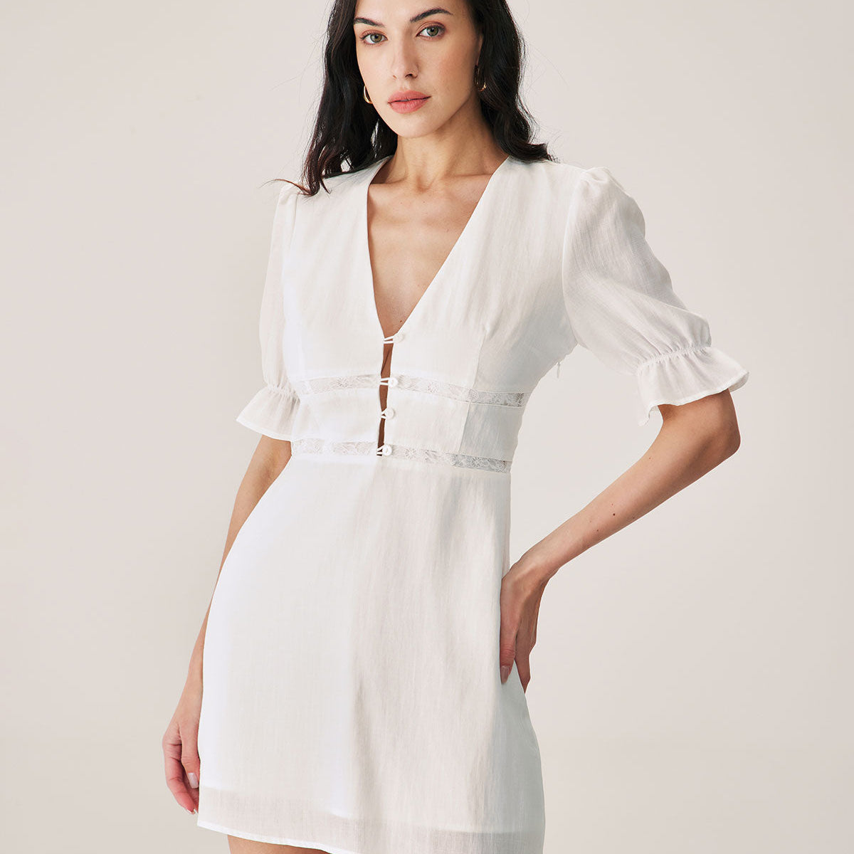 Belltoile™ Beyaz Dantel Ekleme Mini Elbise