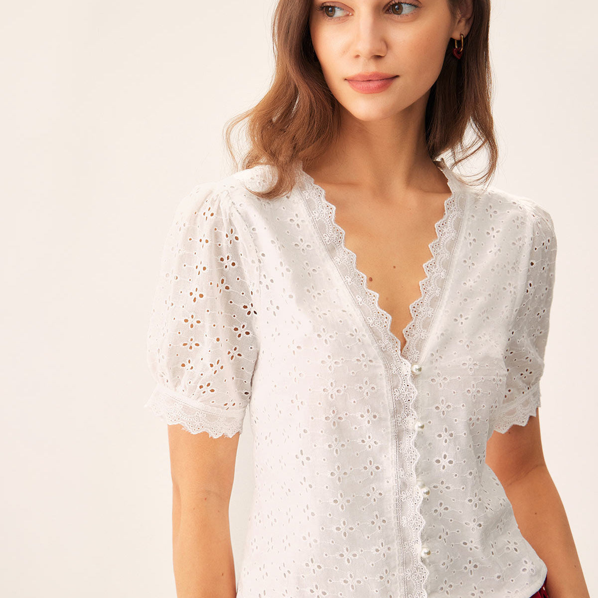 Belltoile™ Beyaz Nakışlı Kolları Kabarık Bluz