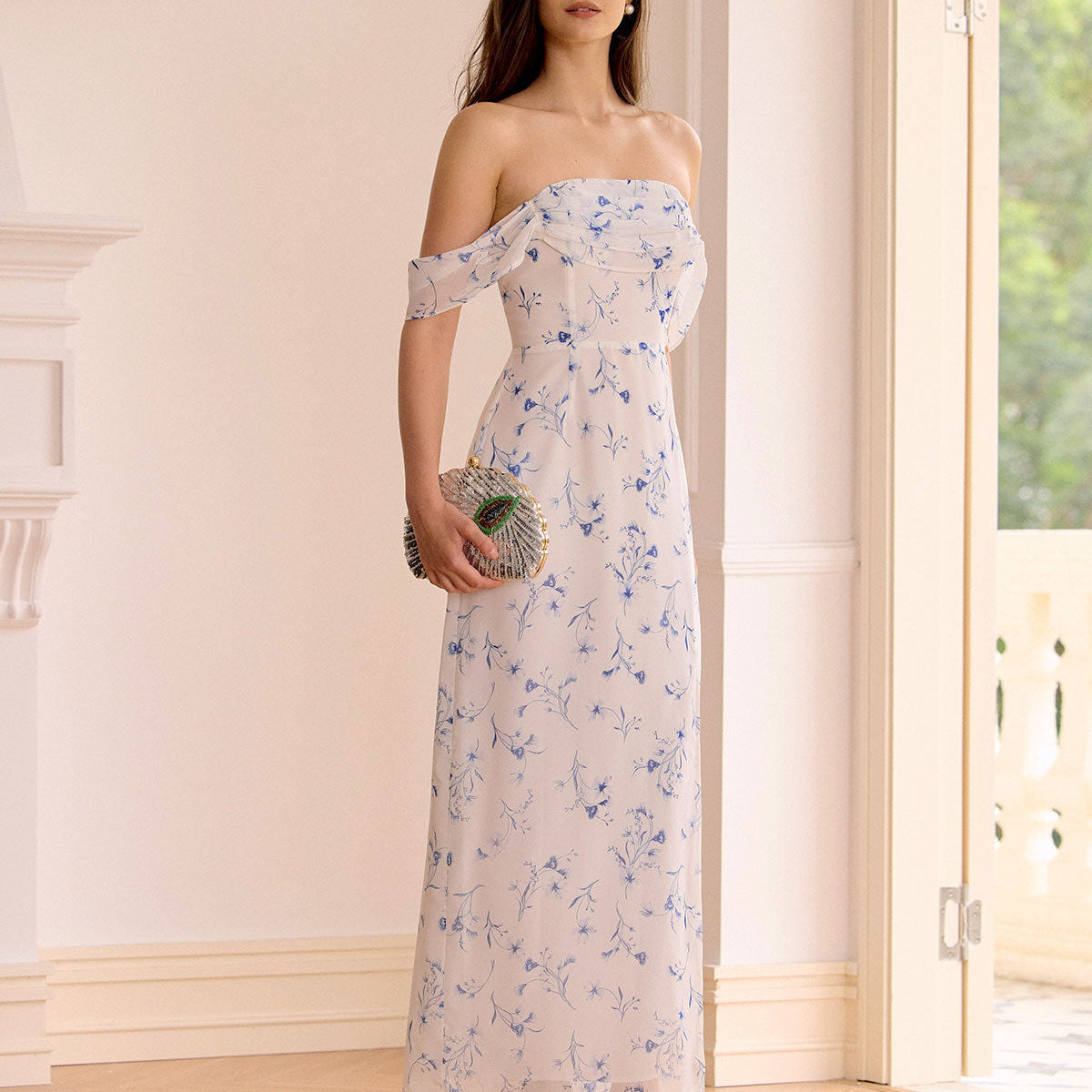 Belltoile™ Beyaz Çiçekli Yırtmaçlı Straplez Maxi Elbise