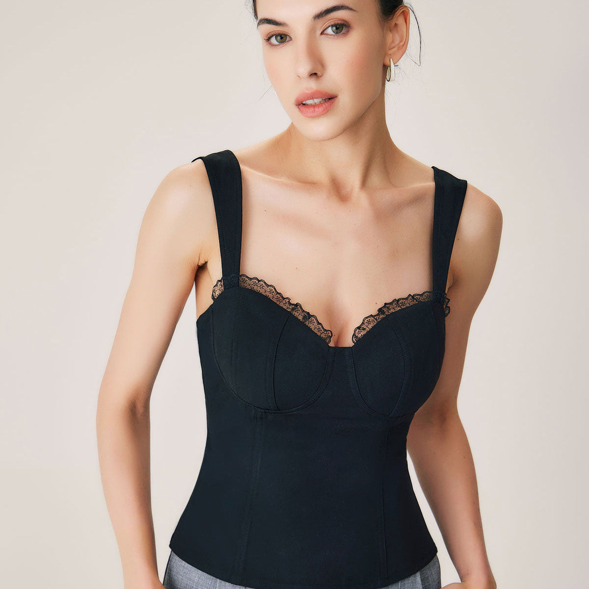 Belltoile Siyah Dantelli Straplez Kalp Yaka Camiş
