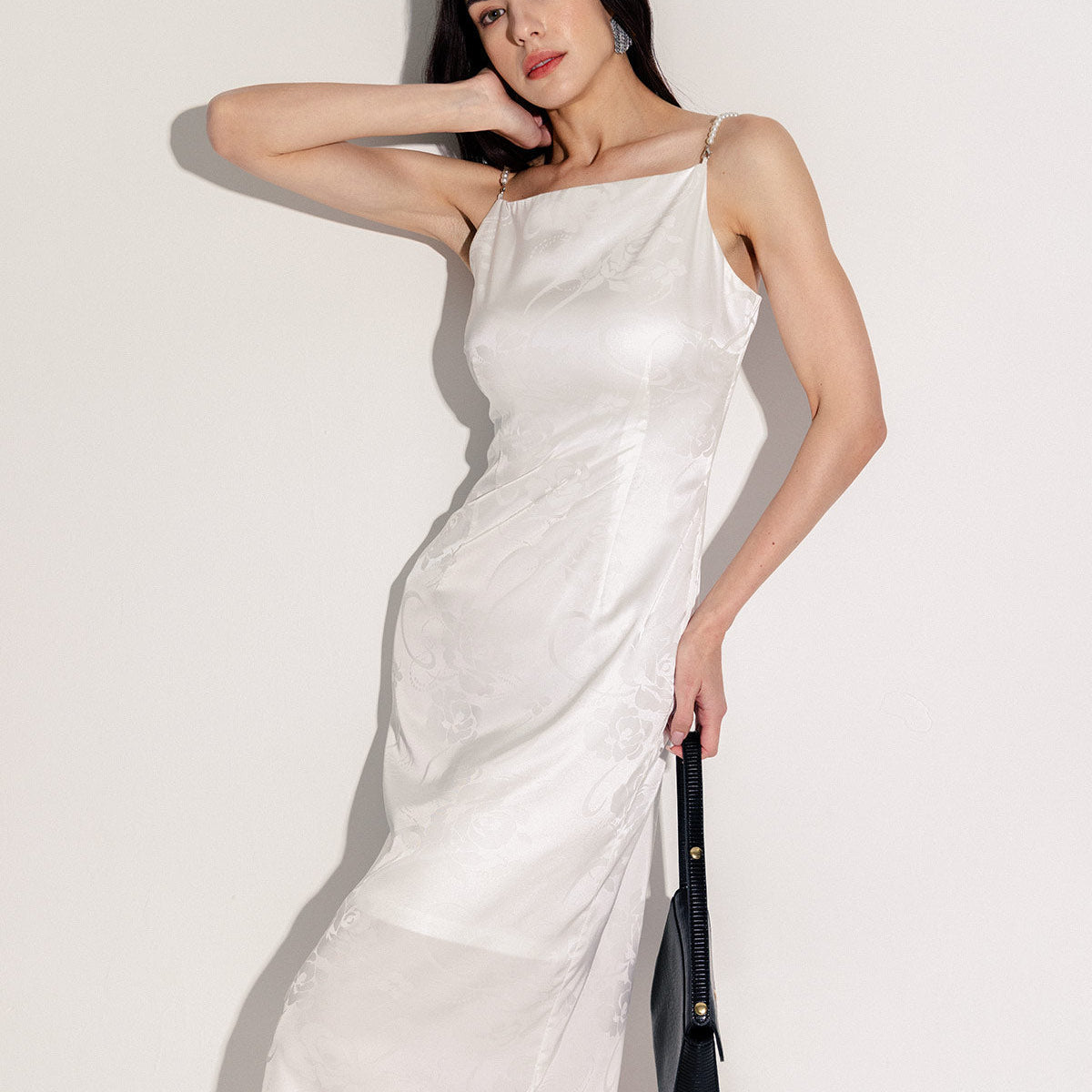 Belltoile™ Beyaz Boncuklu Askılı Slip Midi Elbise