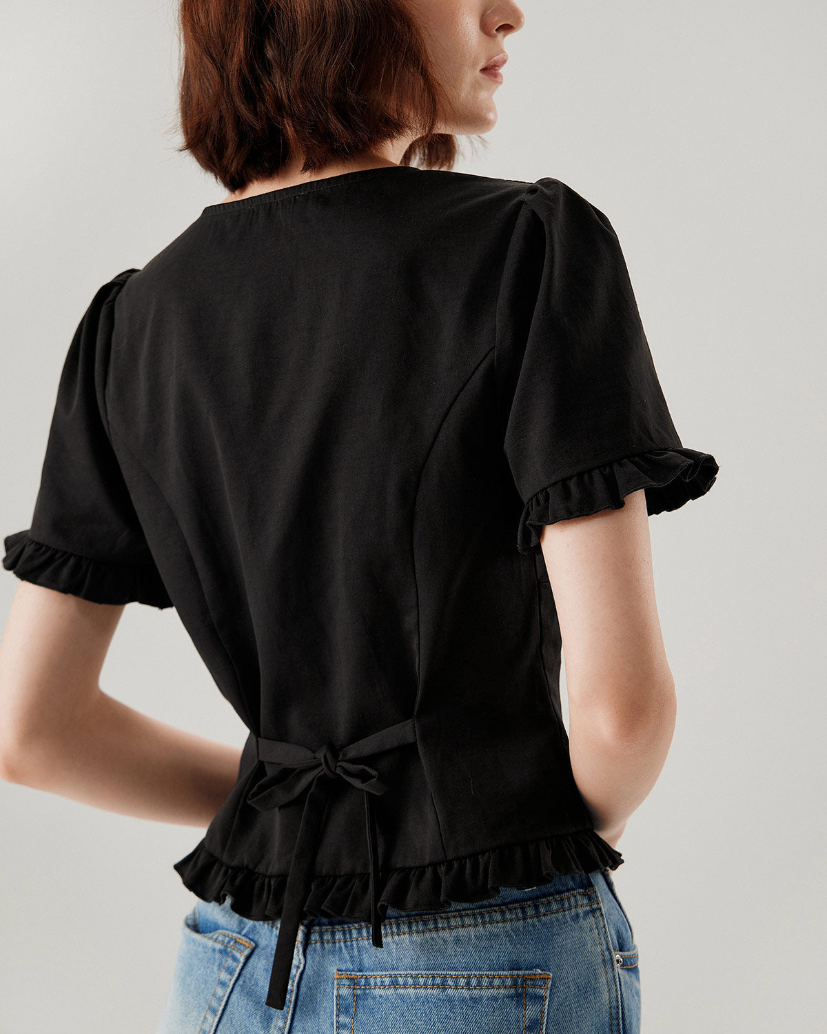 Belltoile™ Siyah V Yaka Fırfırlı Kolları Kabarık Bluz