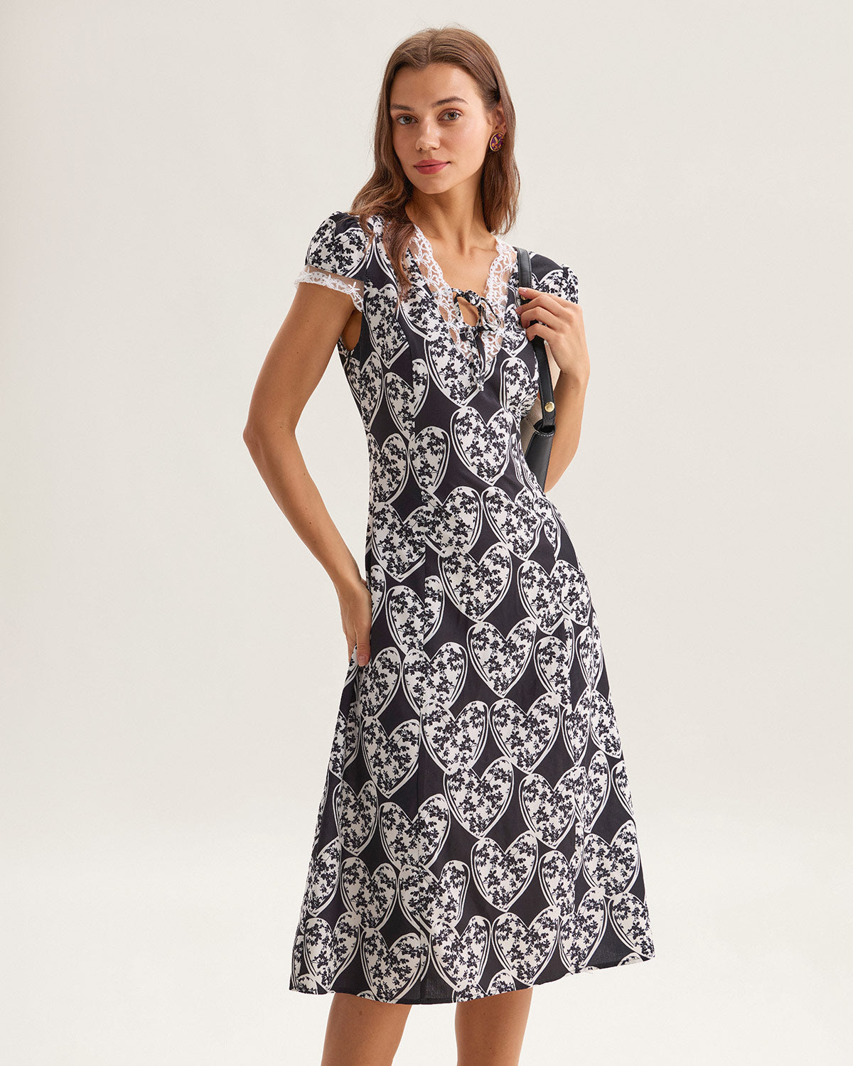 Belltoile™ Siyah Çiçekli Dantelli Midi Elbise