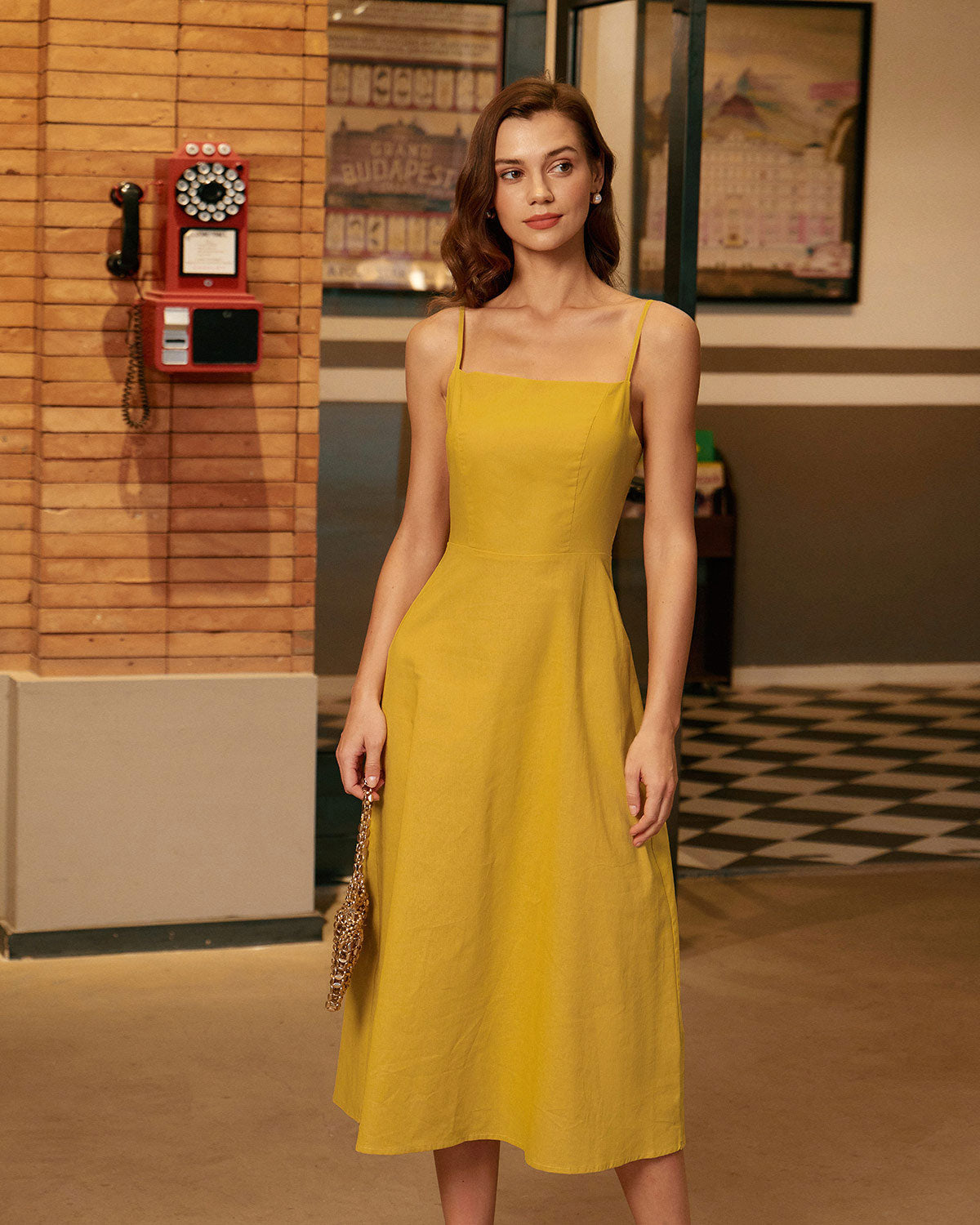 Belltoile™ Sarı Kare Yaka Büzgülü Slip Midi Elbise