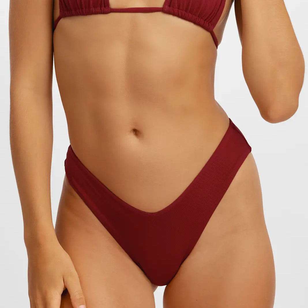 Belltoile™ Stassy Cesur Bikini Altı / Kiraz Şarabı Noktalı