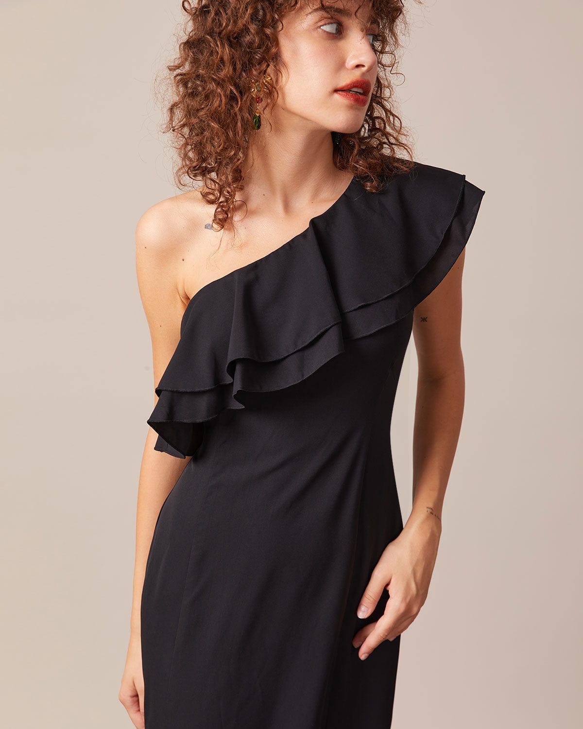 Belltoile™ Siyah Tek Omuzlu Volanlı Maxi Elbise