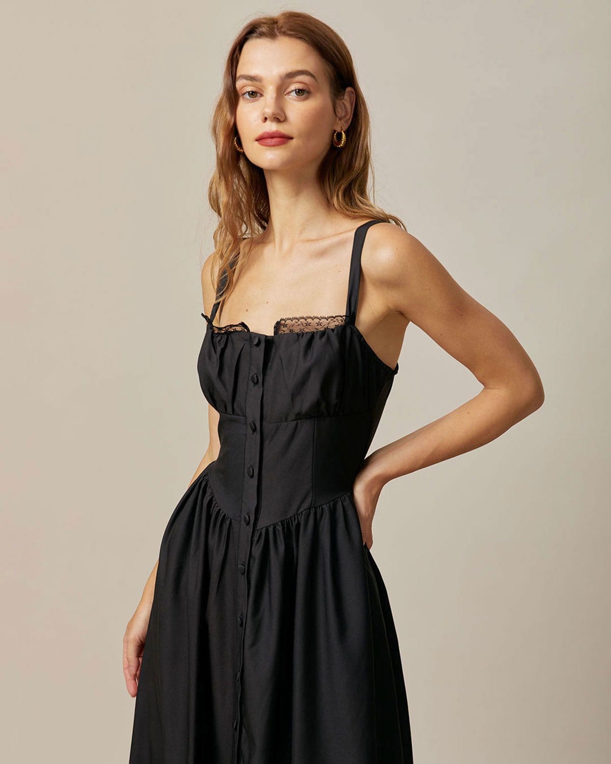 Belltoile Siyah Kare Yaka Dantelli Cami Midi Elbise