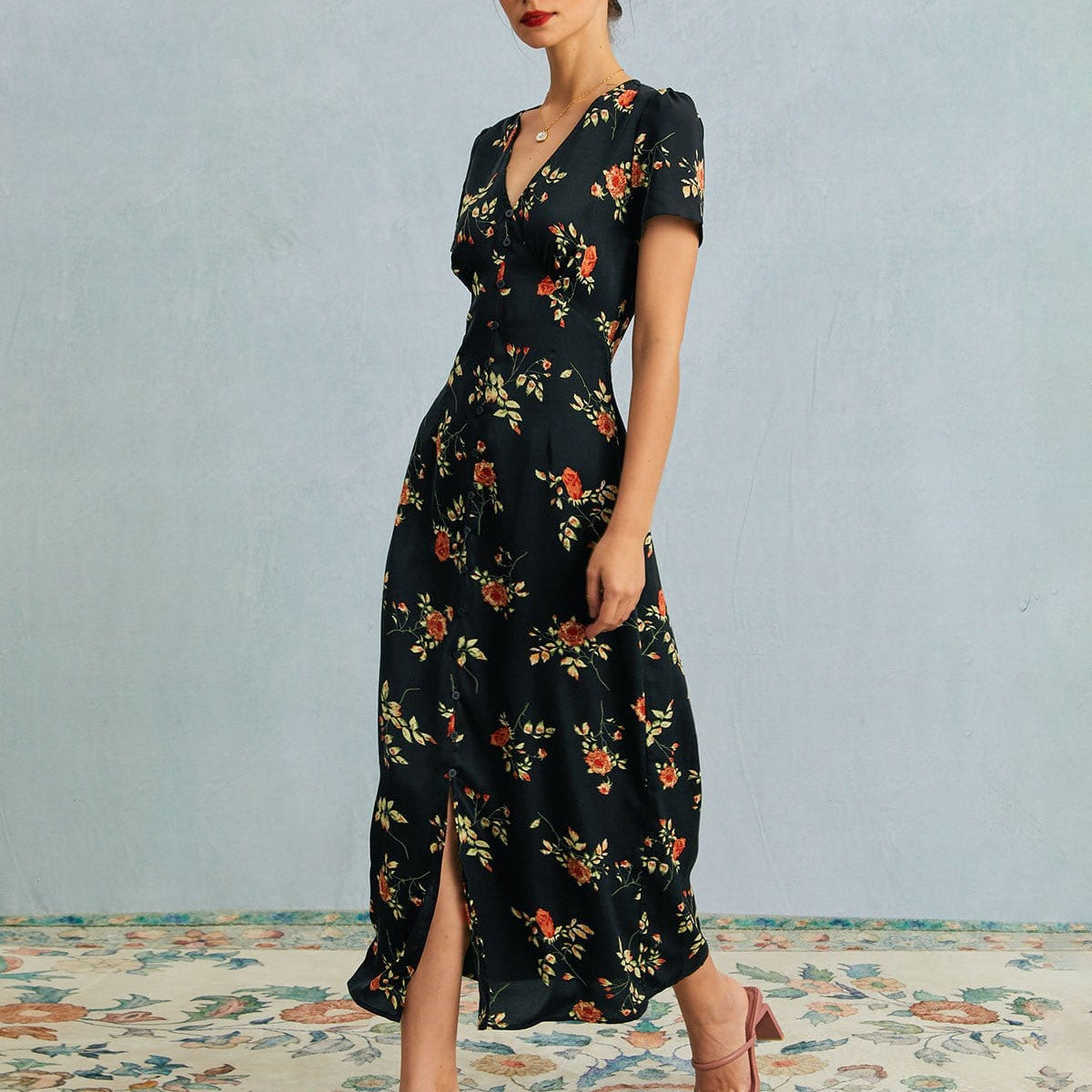 Belltoile Siyah V Yaka Çiçekli Kısa Kol Maxi Elbise