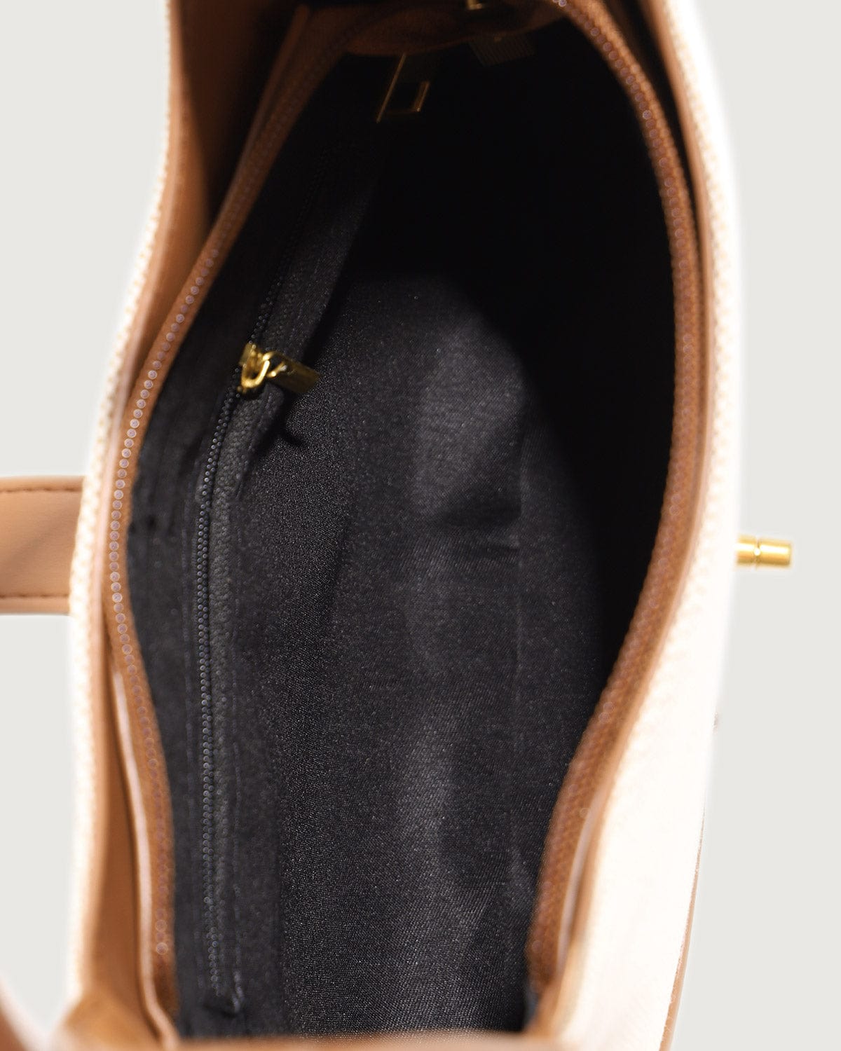 Belltoile™ Renk Bloklu Çevirmeli Kilitli Hobo Çanta