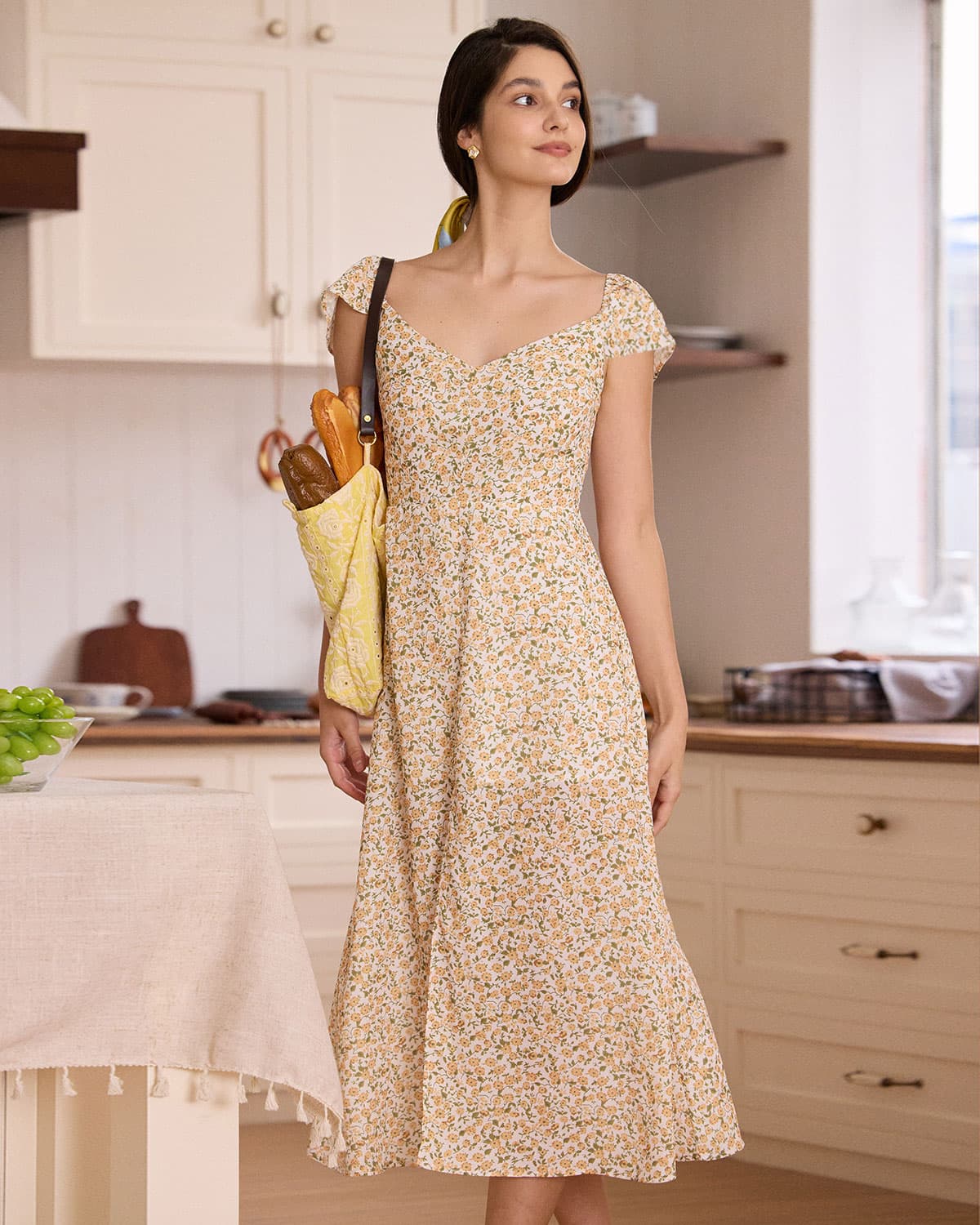 Belltoile™ Sarı V Yaka Çiçek Yırtmaçlı Midi Elbise