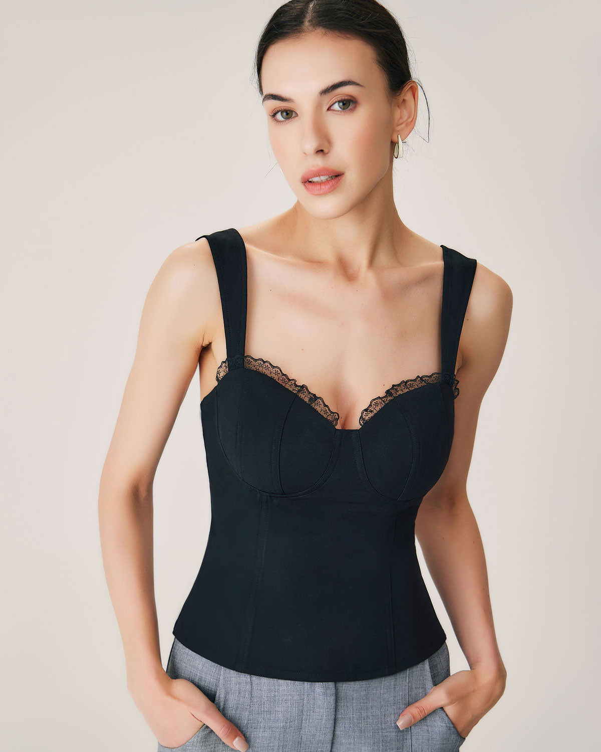Belltoile Siyah Dantelli Straplez Kalp Yaka Camiş