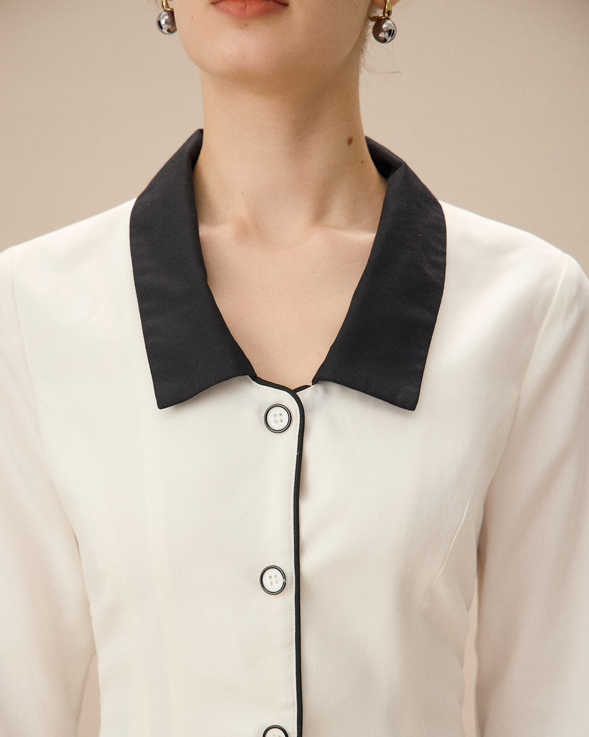 Belltoile™ Beyaz Kontrast Düğmeli Mini Elbise