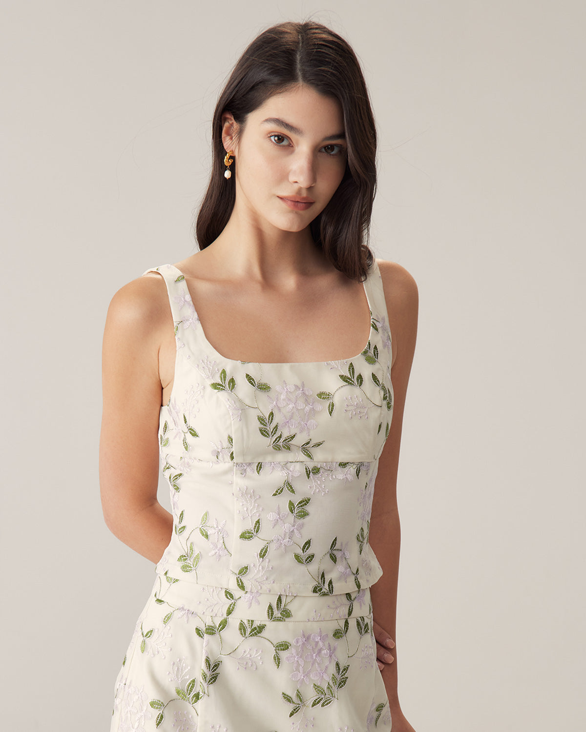 Belltoile™ Bej Çiçekli İnce Kolsuz Bluz