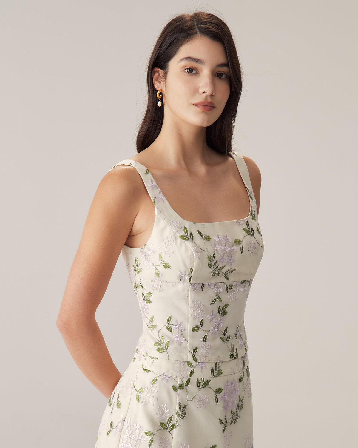 Belltoile™ Bej Çiçekli İnce Kolsuz Bluz