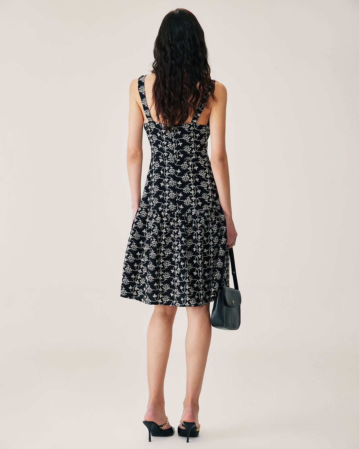 Belltoile™ Siyah Çiçek Nakışlı Slip Midi Elbise