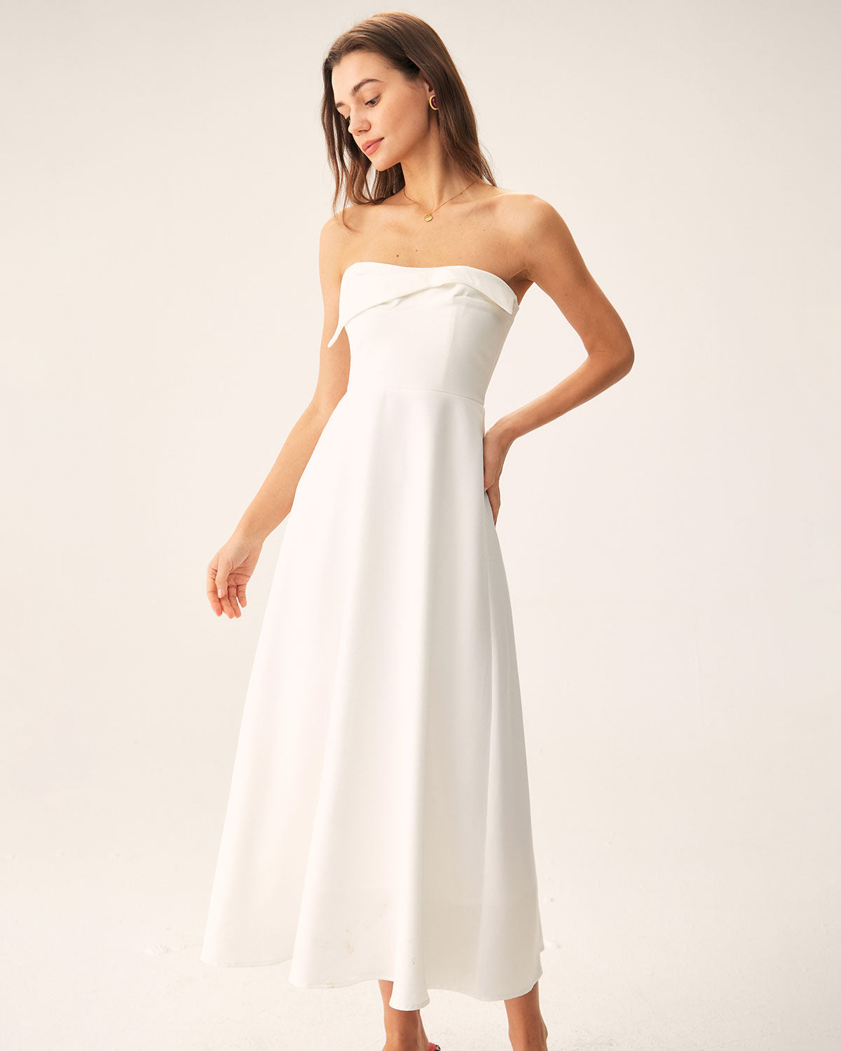 Belltoile™ Beyaz Straplez Büzgülü Sırtı Açık Maxi Elbise