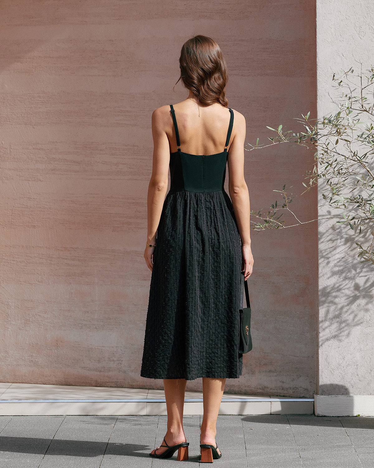Belltoile Siyah Kalp Yaka Slip Midi Elbise